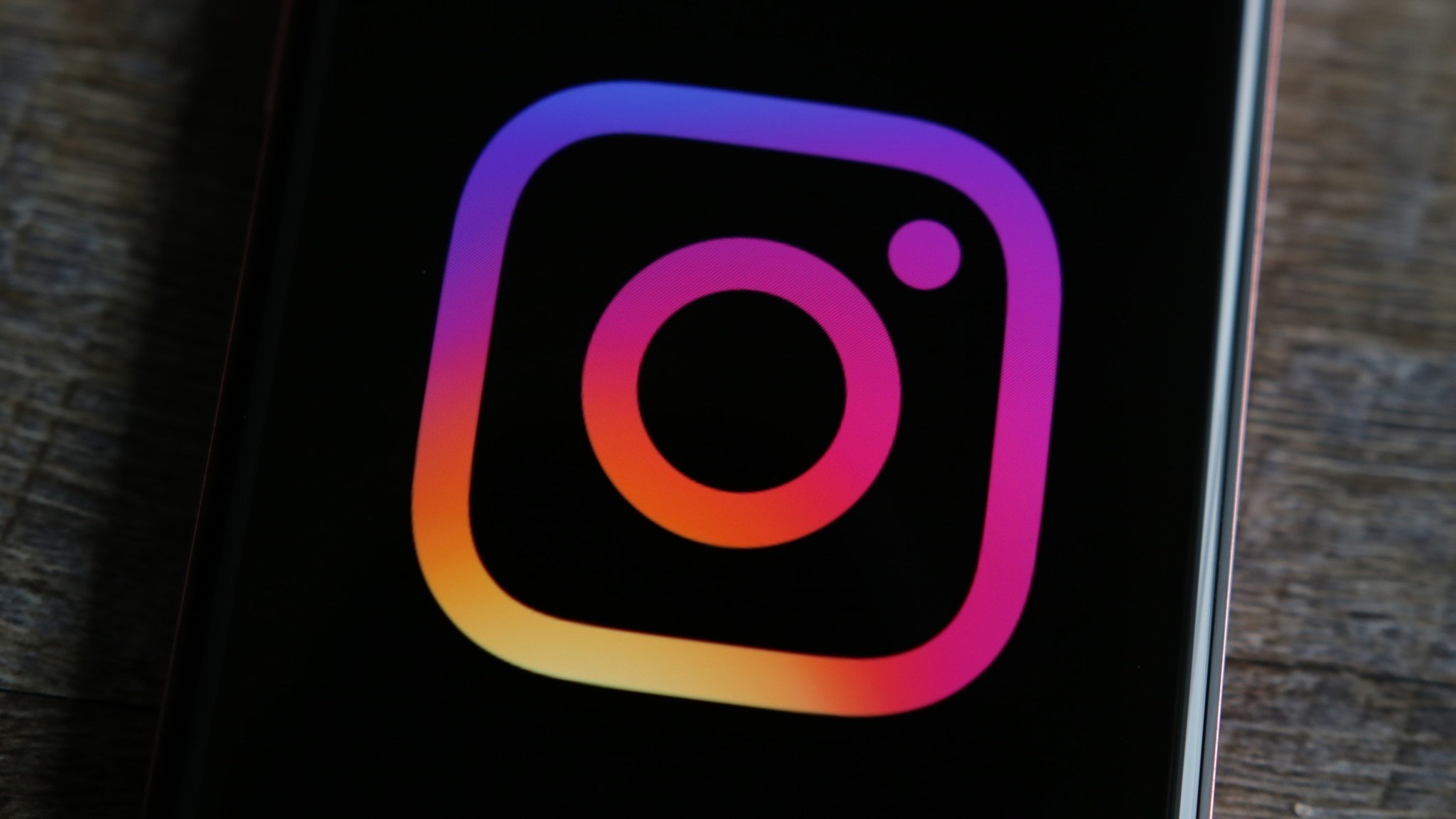 Instagram新增AI Creator标签：品牌如何借势AI标识抢占用户信任与营销先机